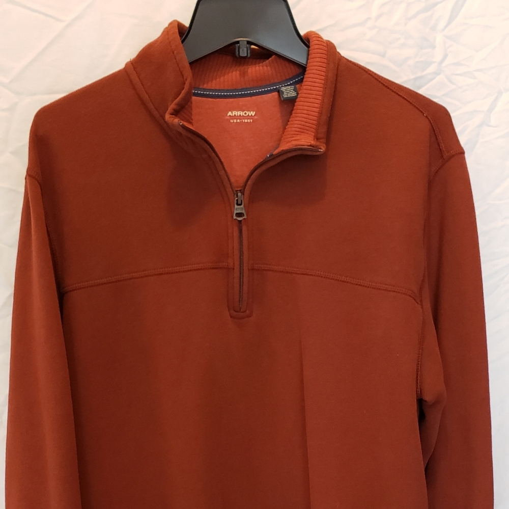 Arrow Pullover